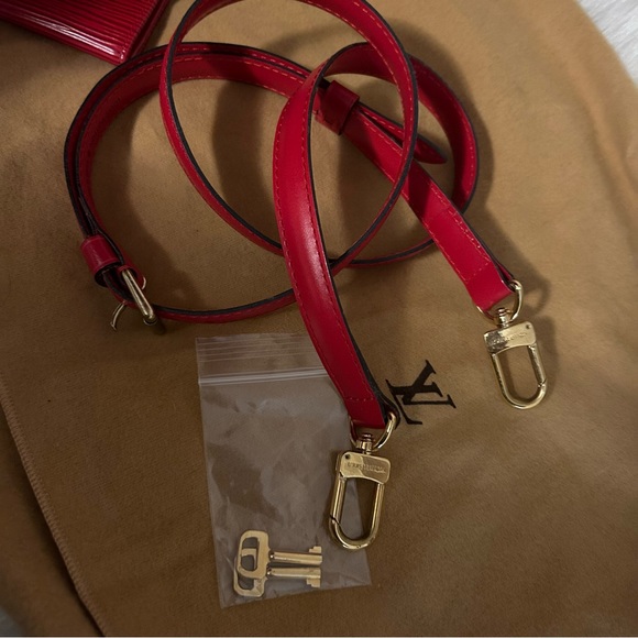 Authentic Louis Vuitton Red Epi Monceau w/ matching coin pouch - Picture 10 of 16